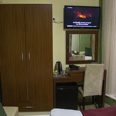 Mara Hotell 3*