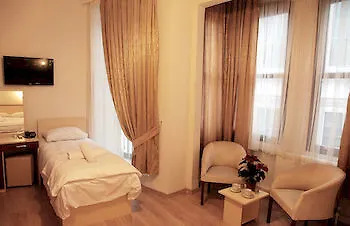 Mara Hotell 3*